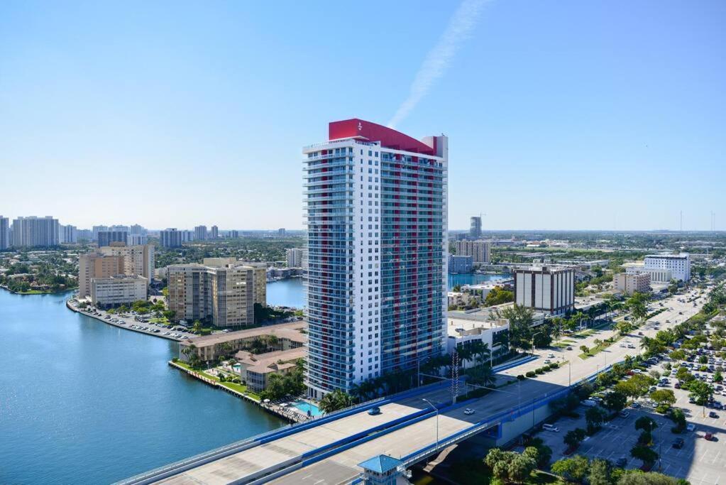 Awesome 2Br Condo Beachwalk Resort Hallandale Beach Extérieur photo