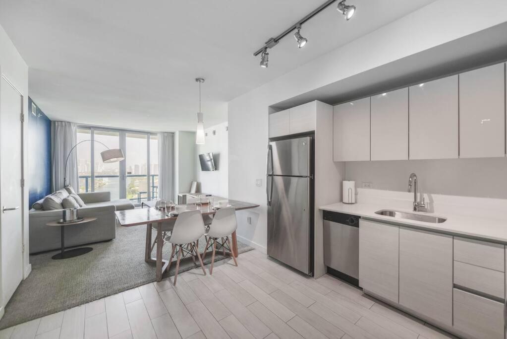 Awesome 2Br Condo Beachwalk Resort Hallandale Beach Extérieur photo