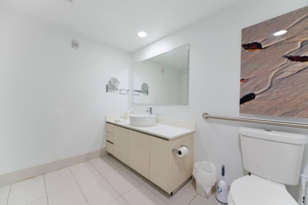 Awesome 2Br Condo Beachwalk Resort Hallandale Beach Extérieur photo