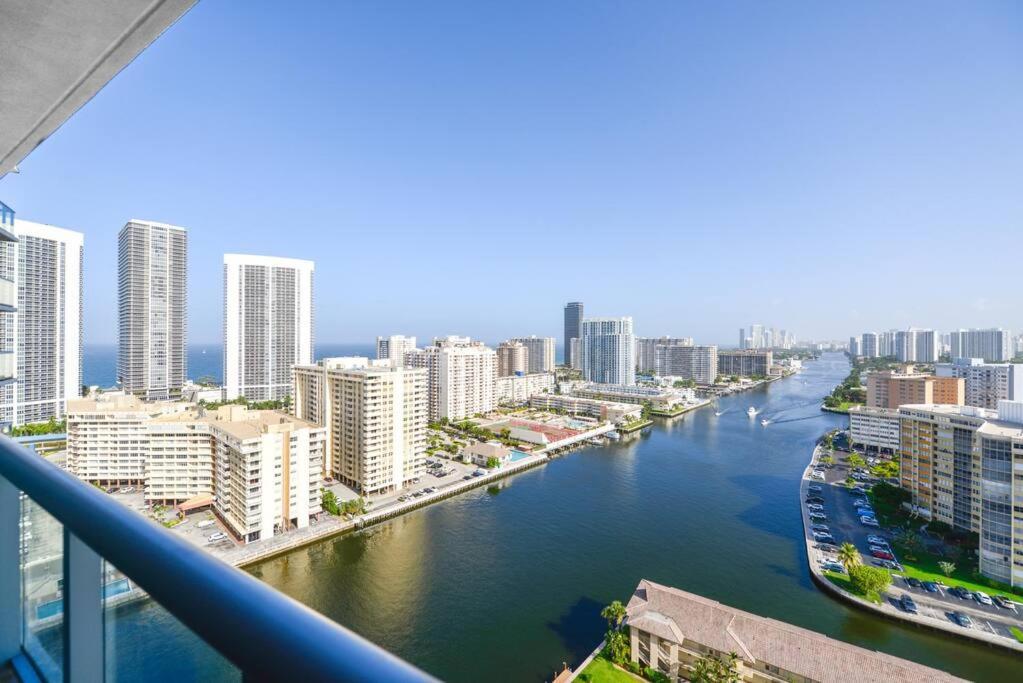 Awesome 2Br Condo Beachwalk Resort Hallandale Beach Extérieur photo